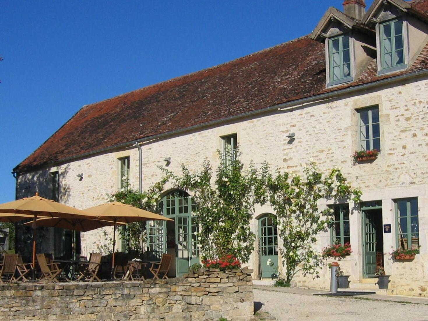 Hotel Les Deux Ponts Pierre-Perthuis Exterior foto
